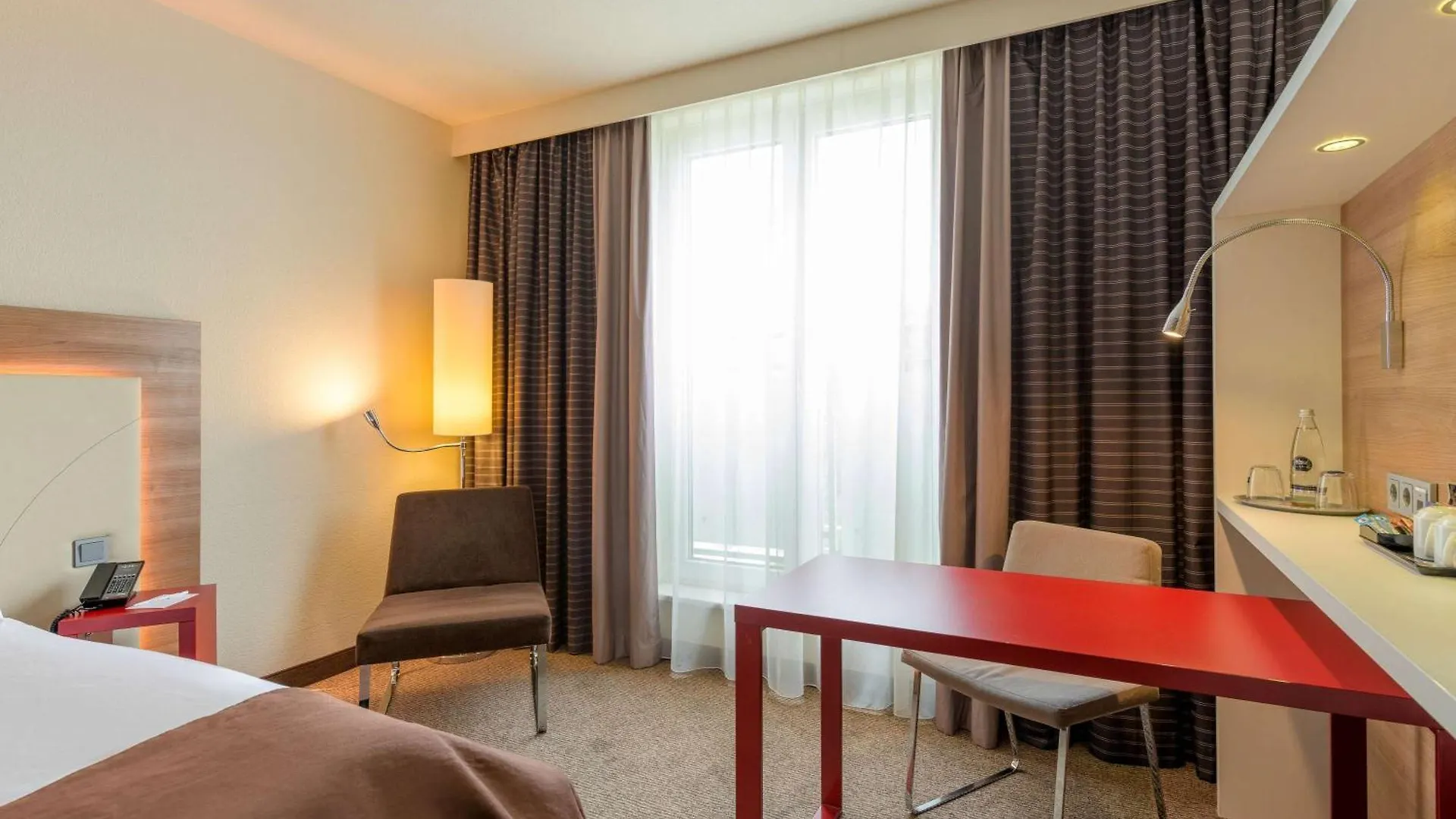 Mercure Hotel Stuttgart Airport Messe 4*,