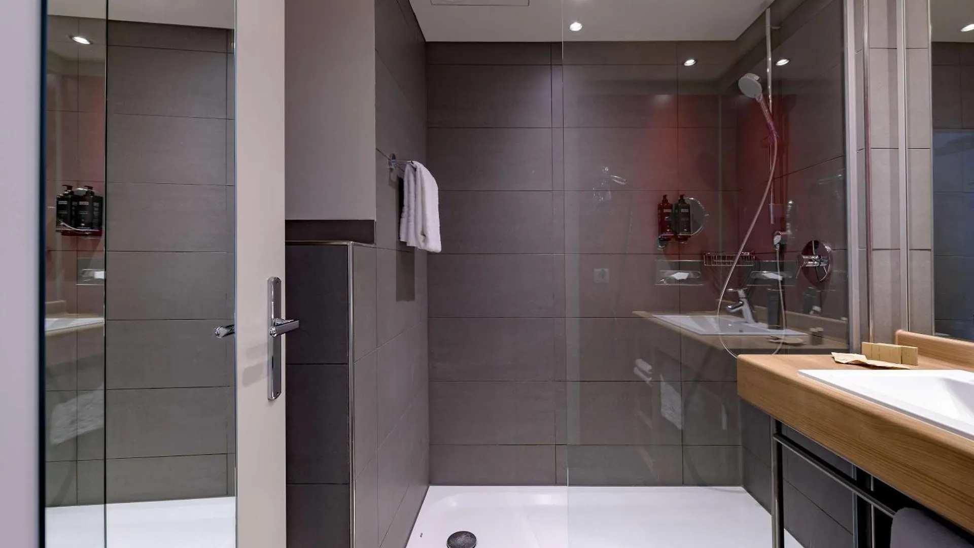Mercure Hotel Stuttgart Airport Messe 4*,